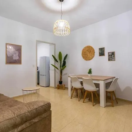 Apartmán Santa Faz 1 Dcha 3 Camas Dobles